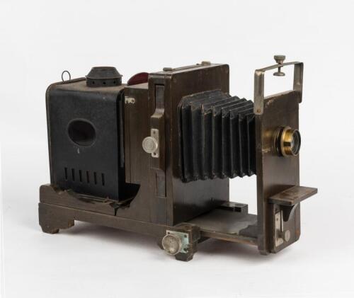 MAGIC LANTERN: An antique Magic Lantern