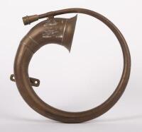 HORN: A circa 1920s brass curved horn to suit car or bicycle, with mounting bracket, 22cm wide
