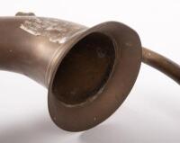 HORN: A circa 1920s brass curved horn to suit car or bicycle, with mounting bracket, 22cm wide - 2