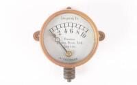 PRESSURE GAUGE: An early brass Brown Bros. London 0-10 pressure gauge, Number 4955966 noted on face, lens diameter 5.5cm