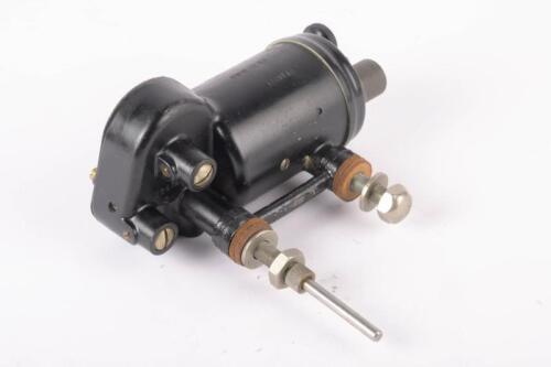 WIPER MOTOR: An early C.A.V 12V wiper motor [P/N 5567A166], thought to be single speed, 14.5cm long, two mounting bolts