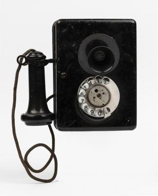 STROMBERG-CARLSON TELEPHONE: A wall mounted Stromberg-Carlson black box telephone