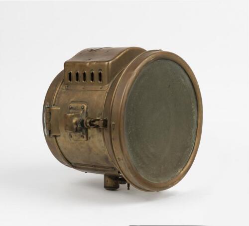 DIETZ VETERAN HEADLIGHT: An American brass Dietz Majestic Headlight - No.7