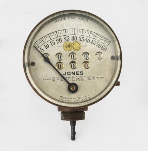 JONES SPEEDOMETER: An early 1900's Jones Speedometer