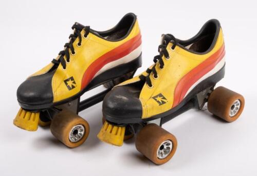 113 · SUNRUNNER SKATES: A pair of Sunrunners Roller Skates for use indoors and outdoors, model 1600 sx, Size 9