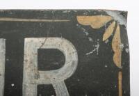 TIN SIGN: A hand painted&nbsp;tin sign with 'Leave Your Parcels Here' written in white paint over green background - 3