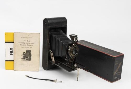 KODAK: Kodak NO. 2A Folding Autographic Brownie