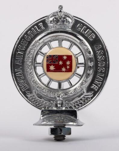 156 · RACV: A Royal Automobile Club of Victoria 'Associate' badge with enameled flat centers consistent with the style of centers used in the c1933-1935 period, numbered to lower '4580', 14.5cm high overall. Manufacture date unknown