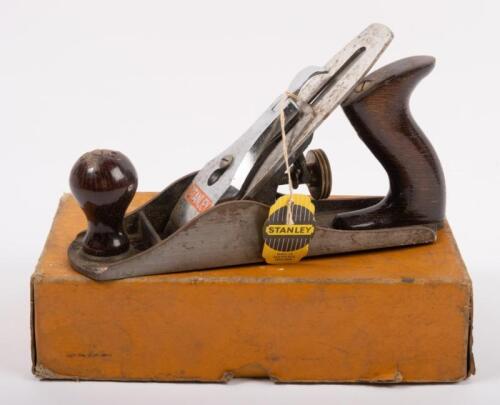 181 · STANLEY NO. 4: A vintage Stanley No. 4 smooth plane made by Stanley Works Ltd, in Sheffield England