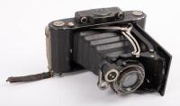 ZEISS IKON: An early Zeiss Ikon Super Ikonta film camera, within leather case - 2