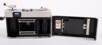 KONICA: A Konica C35 35mm point and shoot film camera, with case - 5