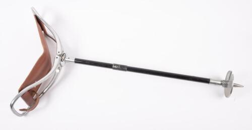 SHOOTING STICK: A shooting stick by Gamebird England, 74cm high folded out