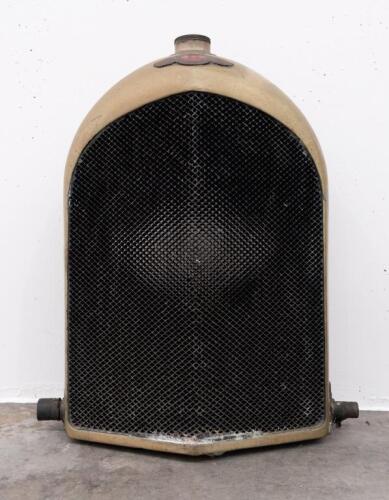 BENTLEY: A Bentley 3-litre W.O 'red label' radiator with core and surround, 70cm high, 50cm wide