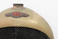BENTLEY: A Bentley 3-litre W.O&nbsp;'red label'&nbsp; radiator with core and surround, 70cm high, 50cm wide&nbsp; - 2