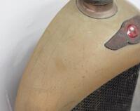BENTLEY: A Bentley 3-litre W.O&nbsp;'red label'&nbsp; radiator with core and surround, 70cm high, 50cm wide&nbsp; - 7