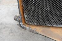 BENTLEY: A Bentley 3-litre W.O&nbsp;'red label'&nbsp; radiator with core and surround, 70cm high, 50cm wide&nbsp; - 14
