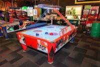 'Fast Track' SAM 4-player&nbsp;air hockey table