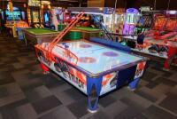 'Fast Track' SAM 4-player&nbsp;air hockey table - 3