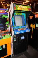 'Centipede' Atari in dedicated original upright cabinet - 2