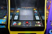 'Pac-Man' Midway&nbsp;American dedicated upright cabinet - 2