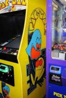 'Pac-Man' Midway&nbsp;American dedicated upright cabinet - 3