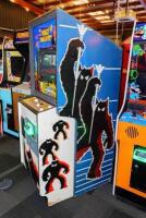 Iconic&nbsp;'Space Invaders' Midway's upright dedicated American cabinet - 4