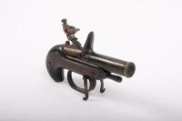 DUNHILL: A very rare c1930s Dunhill&nbsp;flintlock dueling pistol table lighter, constructed from brass and lead alloy&nbsp; - 3