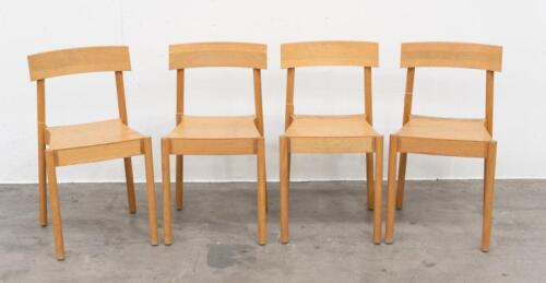 15A · CHAIRS: A set of four elegant timber oak chairs, each measuring 77cm high