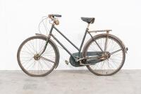 RUDGE: A c1953 26-inch Rudge 'Sports' bicycle with three speed Sturmey&nbsp;Archer gearing&nbsp;