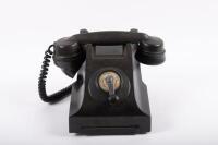 TELEPHONE: A c1950s hand crank bakelite telephone