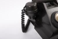 TELEPHONE: A c1950s hand crank bakelite telephone - 3