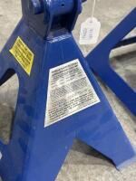 JACK STANDS: Three jack stands including a&nbsp;pair of 4000kg weight rated jack stands, approximately 40cm high lowered, 63cm raised, and one Kinchrome jack stand of similar size. - 2