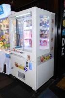 'Key Master' 900 x 900 redemption machine,&nbsp;prizes included may not represent photos by the close of the auction - 6