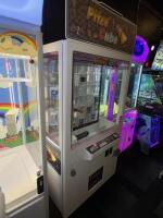 'Prize Machine' 900 x 900 machine, not in working order and&nbsp;prizes included may not represent photos by the close of the auction - 3
