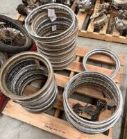 WHEELS: A group of 19 assorted chrome wheels