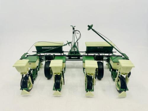 128 · OLIVER: A 1:16 scale Oliver Model 540, 4 row planter by Spec-Cast, complete in original packaging