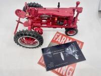 FARMALL: A 1:12 scale Farmall F-20 tractor by Franklin Mint, complete with original packaging. - 8