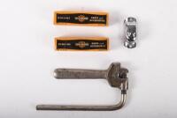 HARLEY-DAVIDSON: A group of three Harley-Davidson items - 6