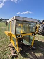 1970 Minneapolis-Moline/Oliver G1050 Tractor with Cabin - AMENDED - 29