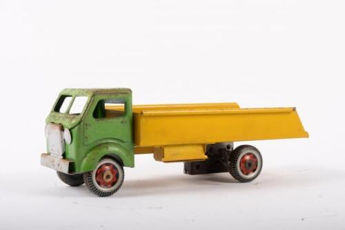 METTOY: A 1960 tin plate wind up truck toy believed to be made by Mettoy (English), 25.5cm long