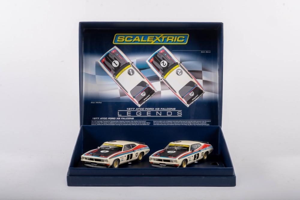 FORD XB FALCON スロットカー FALCON XB: A Scalextric slot car twin pack 1977 ATCC Ford XB