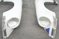 911 GUARDS: A pair of 1967-73 Porsche 911 front guards, white paintwork, some marks evident - 2