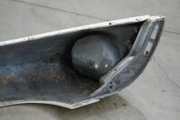 911 GUARDS: A pair of 1967-73 Porsche 911 front guards, white paintwork, some marks evident - 15
