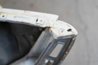 911 GUARDS: A pair of 1967-73 Porsche 911 front guards, white paintwork, some marks evident - 25