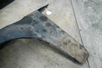 911 GUARDS: A pair of 1967-73 Porsche 911 or 912 front guards, unpainted, fuel filler panel missing - 5