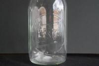 CASTROL: An original embossed Castrol 'Z' logo one quart glass oil bottle&nbsp; - 2