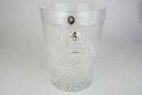 ICE BUCKET: A very finely cut twin-handled crystal ice bucket - 2