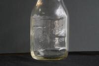 CASTROL: An original embossed Castrol Wakefield one imperial quart glass oil bottle&nbsp; - 2