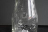 CASTROL: An original Castrol Wakefield embossed one imperial pint oil bottle - 3