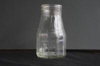 CASTROL: An original Castrol Wakefield embossed one imperial pint oil bottle - 4